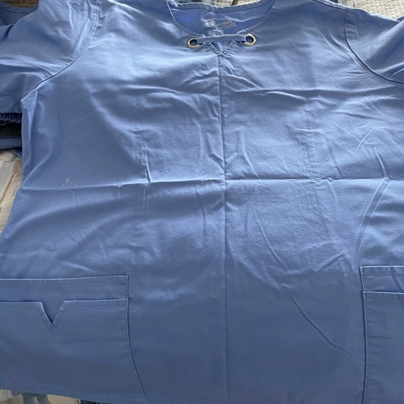 Buttersoft scrub bundle - Picture 2 of 13